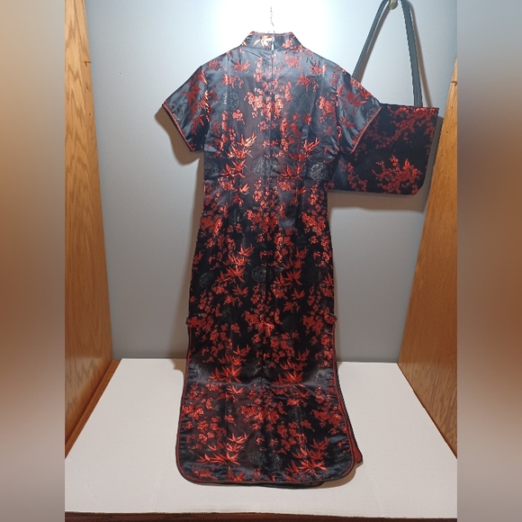 Oriental dress and handbag - Picture 2 of 4